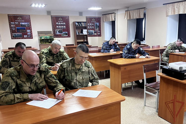 В Новосибирске завершился сбор со специалистами эксплуатационно-технических подразделений Сибирского округа Росгвардии