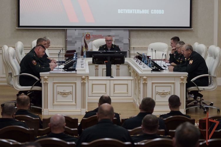 Командующий Сибирским округом Росгвардии провёл расширенное заседание военного совета