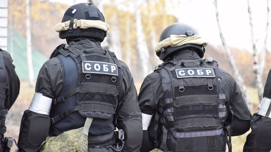 При содействии Росгвардии в Новосибирске задержаны подозреваемые в серии квартирных краж