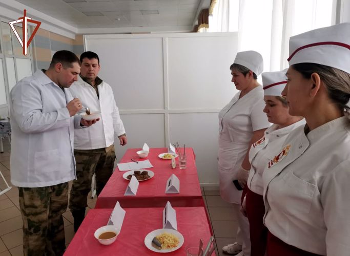 В Новосибирске военнослужащие Росгвардии приняли участие в конкурсе поварского мастерства