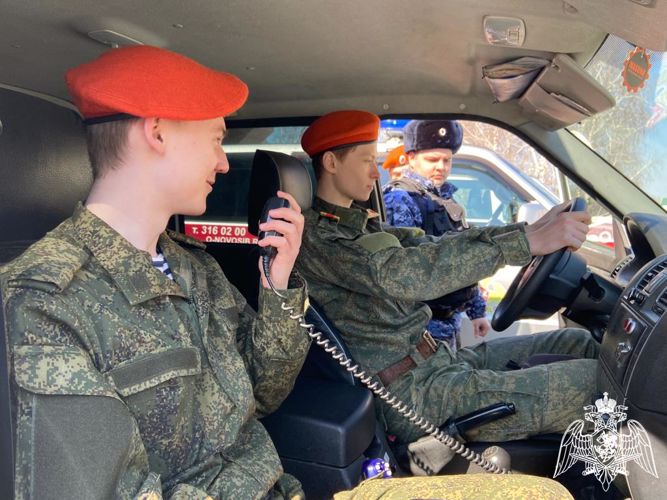 Один день в отряде спецназа Росгвардии провели воспитанники патриотических клубов Новосибирска