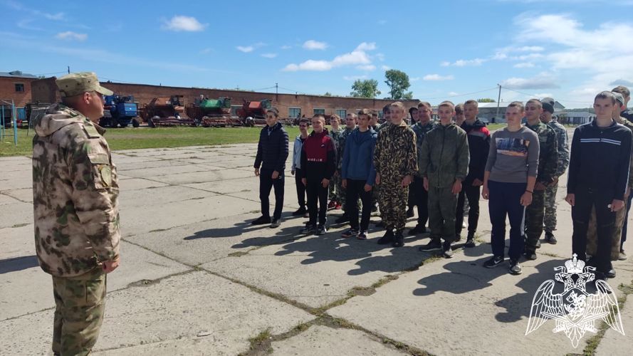 Военнослужащие Росгвардии провели военные сборы со школьниками допризывного возраста