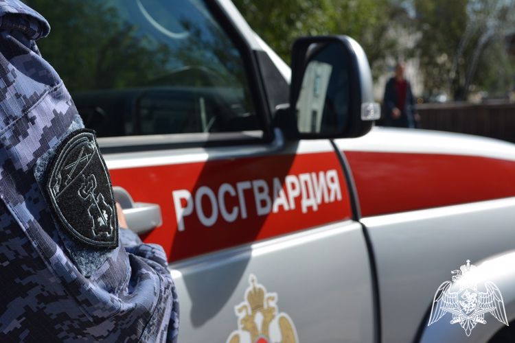 Экипаж вневедомственной охраны задержал по подозрению в грабеже четверых новосибирцев
