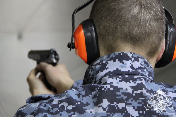 В Новосибирске состоялся турнир по стрельбе из пистолета Макарова среди подразделений вневедомственной охраны