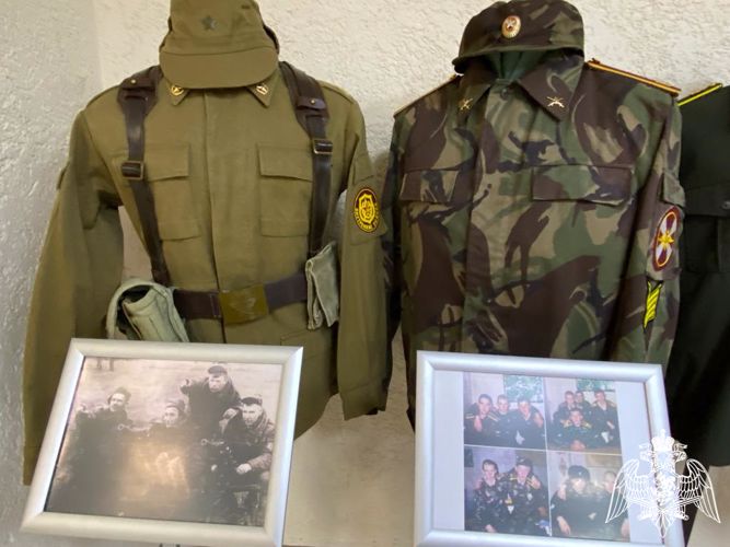 В Новосибирском военном институте Росгвардии собрали образцы форменного обмундирования курсантов разных времен (видео)