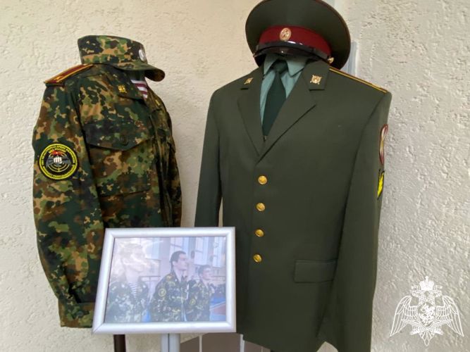 В Новосибирском военном институте Росгвардии собрали образцы форменного обмундирования курсантов разных времен (видео)