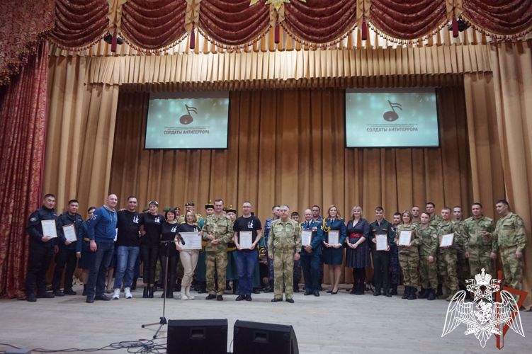 Победителей окружного этапа смотра-конкурса самодеятельной авторской песни «Солдаты антитеррора» наградили в Новосибирске