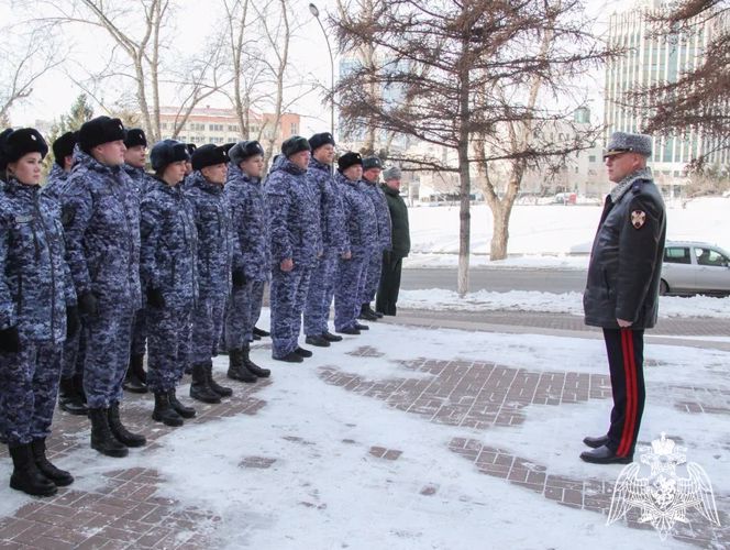 В Новосибирске сотрудники вневедомственной охраны Росгвардии приняли присягу 