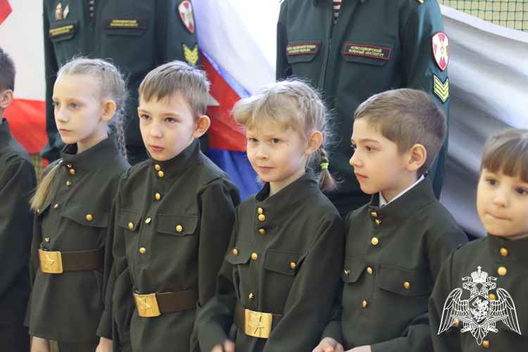 В Новосибирске воспитанники подшефного Росгвардии учреждения вступили в ряды «Гвардейской смены»