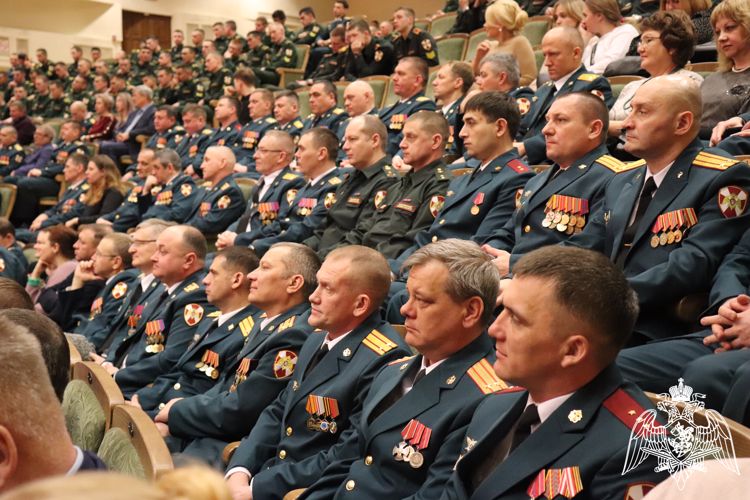 В Новосибирске прошло торжественное мероприятие, посвященное 52-ой годовщине со Дня образования Новосибирского военного института Росгвардии