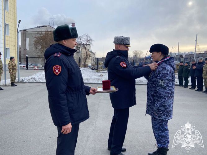 В Новосибирске сотрудники и военнослужащие Росгвардии  соревновались в стрельбе из боевого оружия