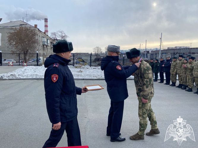 В Новосибирске сотрудники и военнослужащие Росгвардии  соревновались в стрельбе из боевого оружия