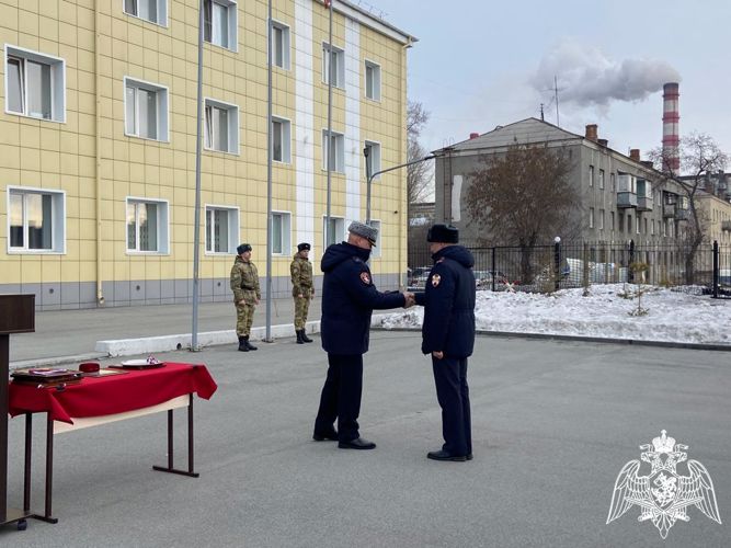 В Новосибирске сотрудники и военнослужащие Росгвардии  соревновались в стрельбе из боевого оружия