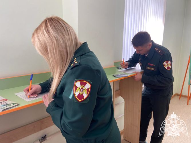 Военнослужащие Новосибирского военного института Росгвардии приняли участие в донорской акции (Видео)