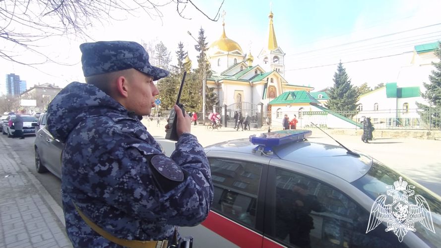 Сотрудники и военнослужащие Росгвардии обеспечили безопасность во время празднования Пасхи Христовой в Новосибирской области