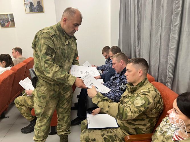 В Новосибирске росгвардейцы присоединились к исторической акции «Диктант Победы»