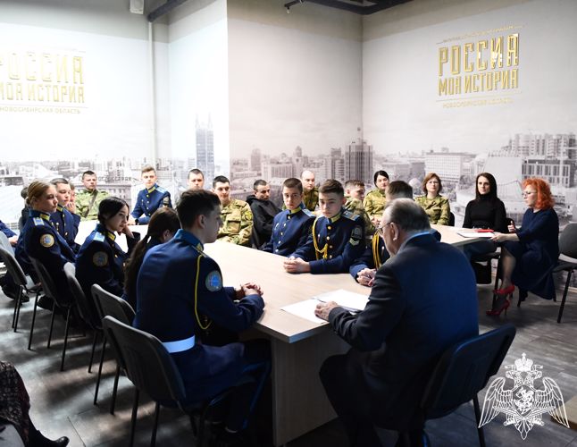 Военнослужащие новосибирской эскадрильи Росгвардии встретились с Героем Российской Федерации