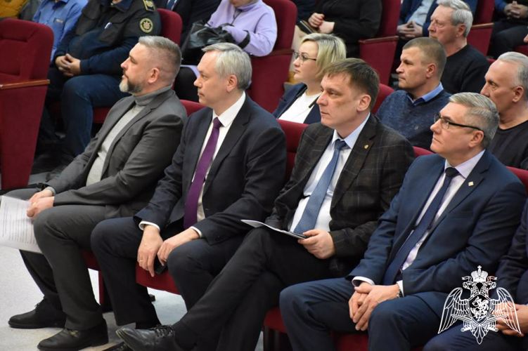 Командир ОМОН «Сибирь» принял участие в обсуждении вопросов патриотического воспитания в Новосибирской области