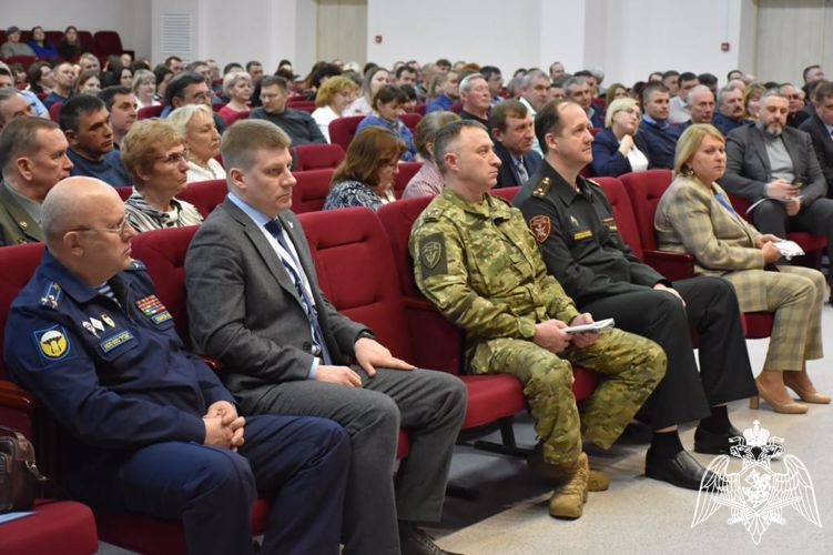 Командир ОМОН «Сибирь» принял участие в обсуждении вопросов патриотического воспитания в Новосибирской области