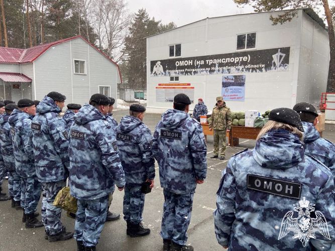 В Новосибирске сотрудники транспортного ОМОН Росгвардии провели день открытых дверей в честь 30- летнего юбилея отряда