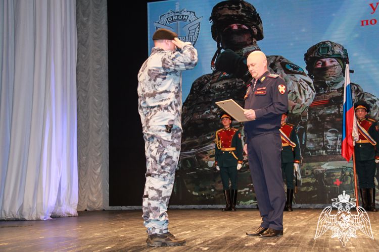 ОМОН на транспорте «Магистраль» Управления Росгвардии по Новосибирской области отмечает 30-летний юбилей. 