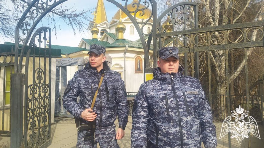 Сотрудники и военнослужащие Росгвардии обеспечили безопасность во время празднования Пасхи Христовой в Новосибирской области