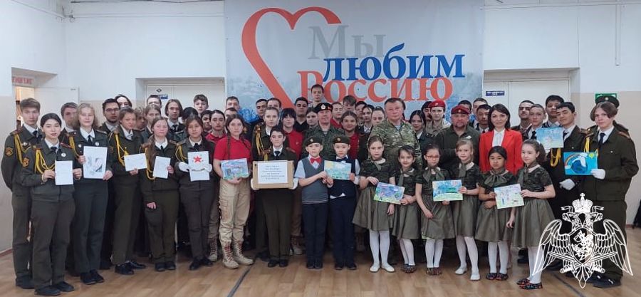 В Новосибирске сотрудники и военнослужащие Росгвардии встретили участников всероссийского автопробега «Дорога к Победе»  