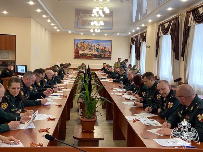 В Новосибирске росгвардейцы присоединились к исторической акции «Диктант Победы»