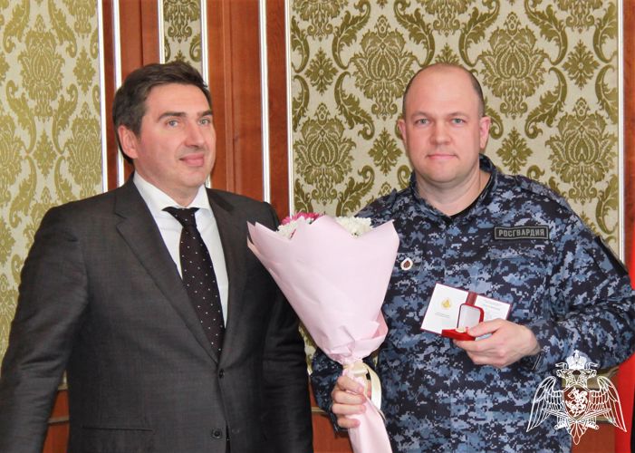 Сотрудник вневедомственной охраны Росгвардии удостоен звания «Почетный донор Новосибирской области» (видео)