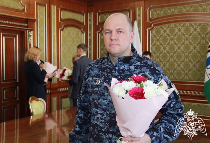 Сотрудник вневедомственной охраны Росгвардии удостоен звания «Почетный донор Новосибирской области» (видео)