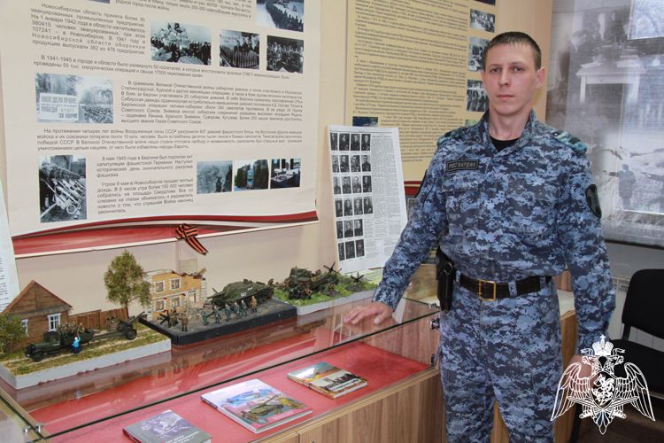 В музее Управления вневедомственной охраны Росгвардии по Новосибирской области открылась экспозиция, приуроченная ко Дню Победы