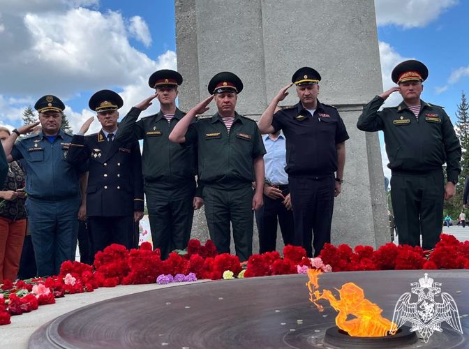 Сотрудники и военнослужащие Росгвардии приняли участие в мероприятиях, приуроченных ко Дню памяти и скорби