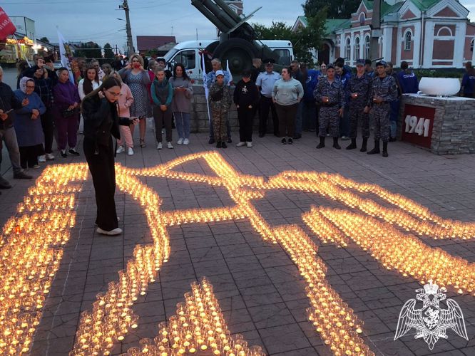 Сотрудники вневедомственной охраны Росгвардии приняли участие во Всероссийской акции «Огненные картины» 	