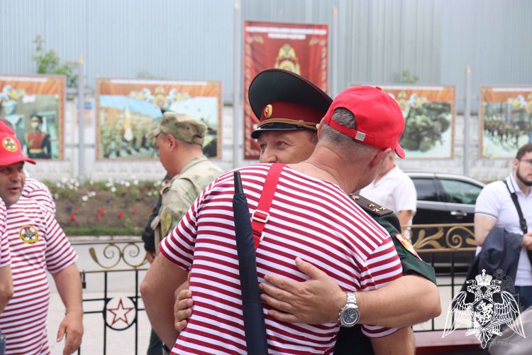 8 июля на территории Новосибирского военного института проведена встреча выпускников 1978, 1983, 1988 и 1993 годов
