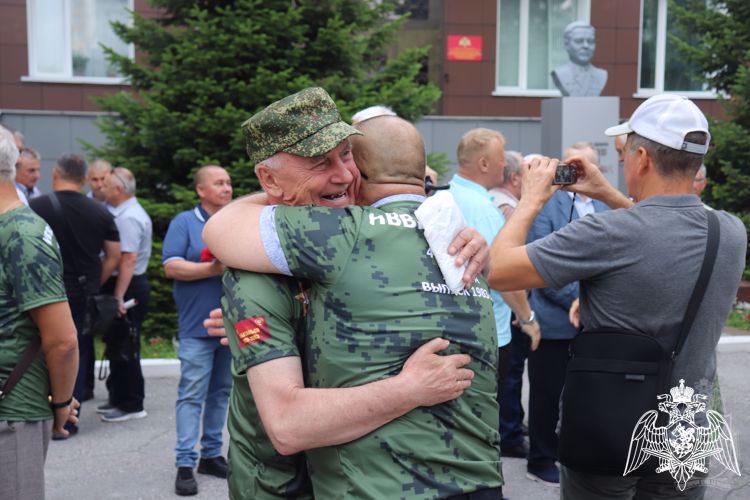 8 июля на территории Новосибирского военного института проведена встреча выпускников 1978, 1983, 1988 и 1993 годов