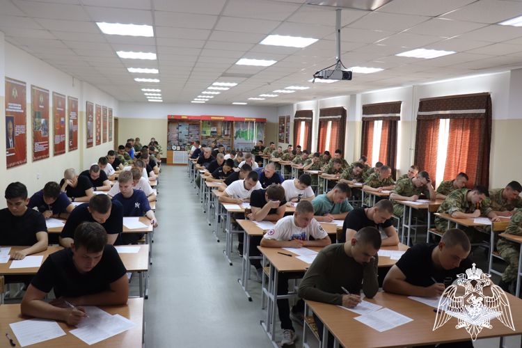 В Новосибирском военном институте Росгвардии начались вступительные экзамены (Видео)