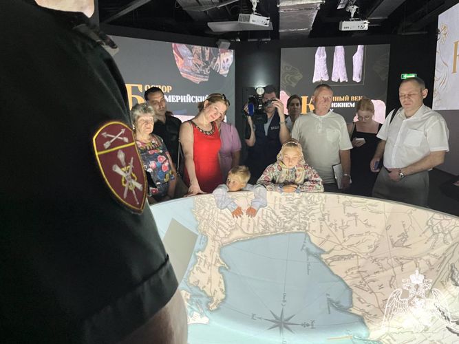 Сотрудники и военнослужащие Управления Росгвардии посетили исторический парк «Россия – моя история» в Новосибирске