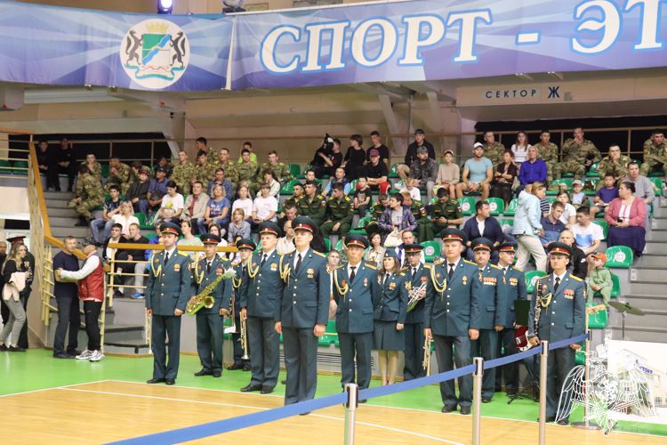 Военный институт Росгвардии совместно с Федерацией бокса Новосибирской области провели спортивный военно-патриотический «Фестиваль бокса»
