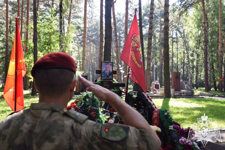 Память военнослужащих Росгвардии, погибших в ходе специальной военной операции, почтили в Новосибирской области
