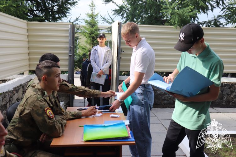 В Новосибирском военном институте Росгвардии начались вступительные экзамены (Видео)
