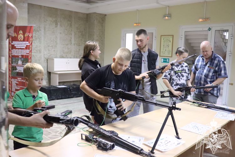 Военный институт Росгвардии совместно с Федерацией бокса Новосибирской области провели спортивный военно-патриотический «Фестиваль бокса»