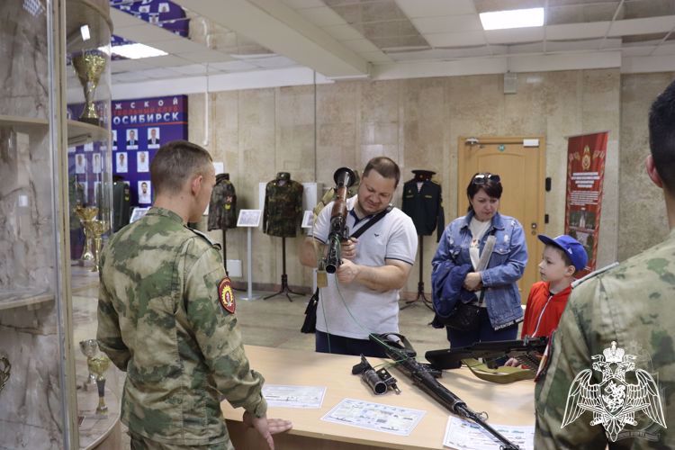 Военный институт Росгвардии совместно с Федерацией бокса Новосибирской области провели спортивный военно-патриотический «Фестиваль бокса»