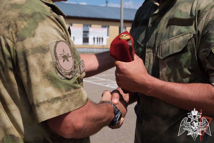 Испытания на право ношения крапового берета состоялись в Сибирском округе Росгвардии