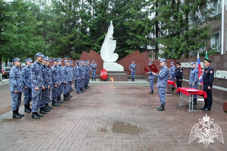 В Новосибирске сотрудники вневедомственной охраны Росгвардии приняли Присягу 