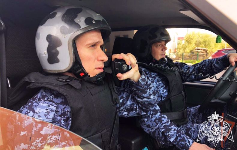 Патруль Росгвардии оказал медпомощь попавшему в ДТП мотоциклисту в Новосибирске