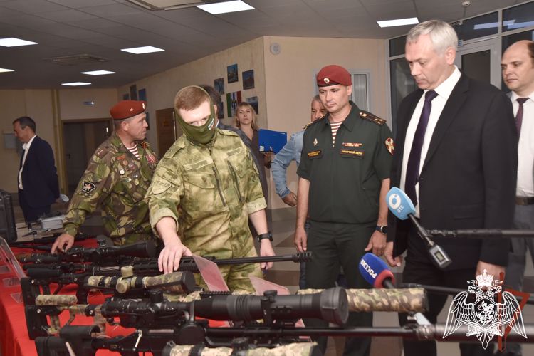 Губернатор Новосибирской области поблагодарил за службу бойцов спецназа Росгвардии