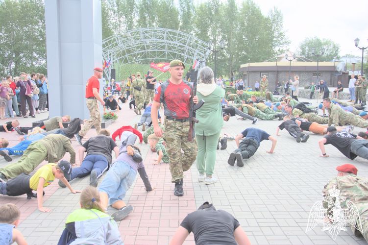 Ветераны сил специального назначения Росгвардии приняли участие в военно-патриотическом мероприятии в Новосибирске