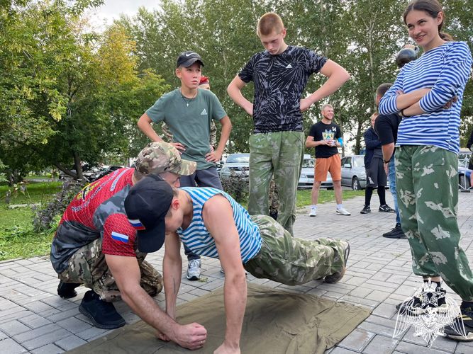 Ветераны сил специального назначения Росгвардии приняли участие в военно-патриотическом мероприятии в Новосибирске