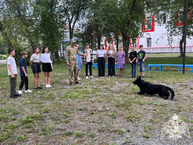 В Новосибирске кинолог ОМОН принял участие в съёмках детского ток-шоу 