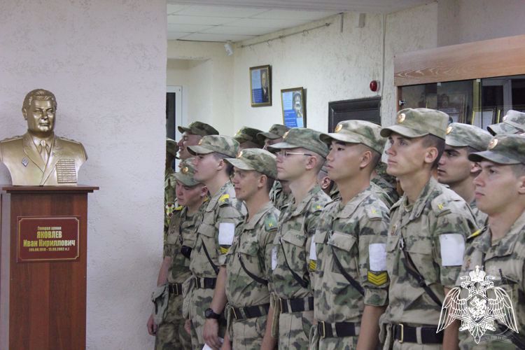 В Новосибирском военном институте Росгвардии проведены мероприятия, посвященные годовщине со дня рождения генерала армии И.К. Яковлева